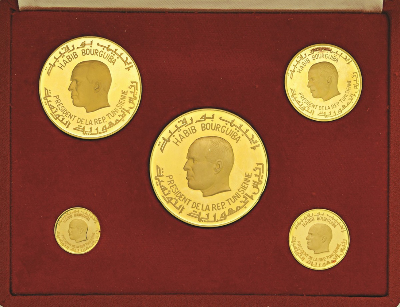 TUNISIA. Repubblica - Serie 1967 di 5 valori in oro (40, 20, 10, 5 e 2 dinars). [...]