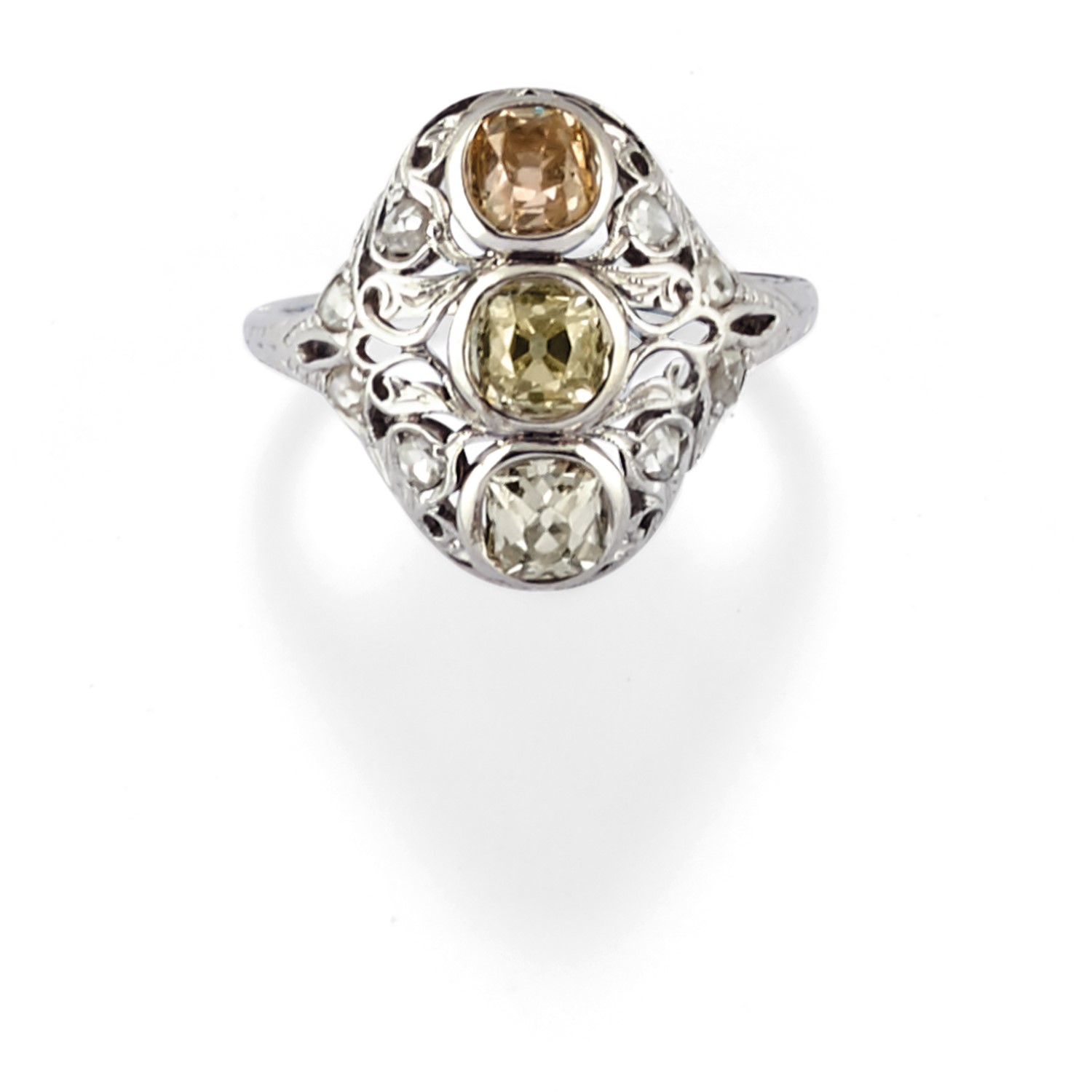 A 18K white gold and diamond ring, first half of 20th Century - A 18K white gold and [...]