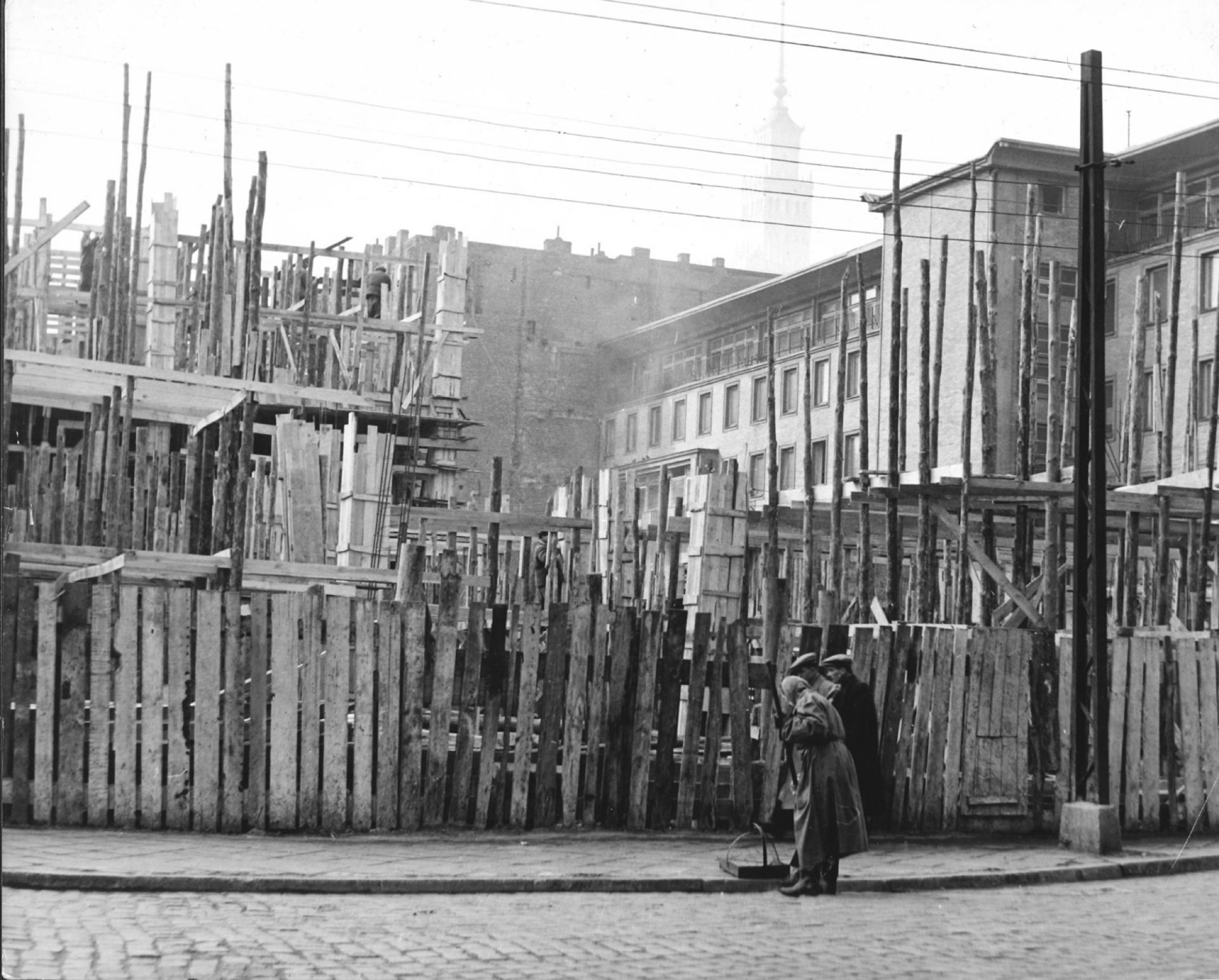 Jean-Loup Sieff (1933-2000) - Warsaw, Poland, years 1950 - Vintage gelatin silver [...]