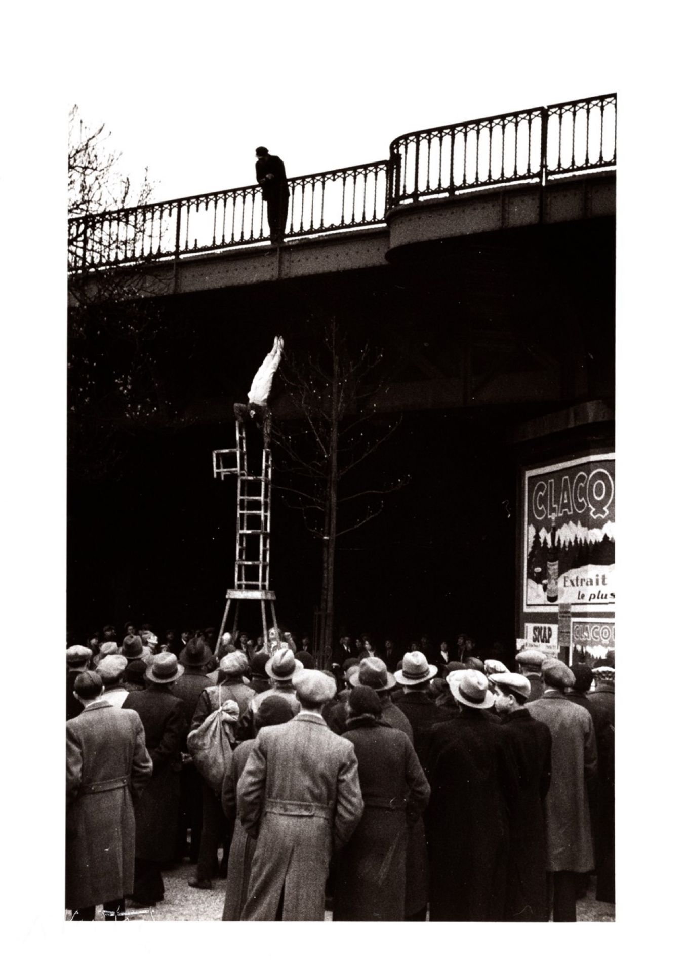 Andrè Kertèsz (1894-1985) - Equilibriste, years 1930 - Gelatin silver print, [...]