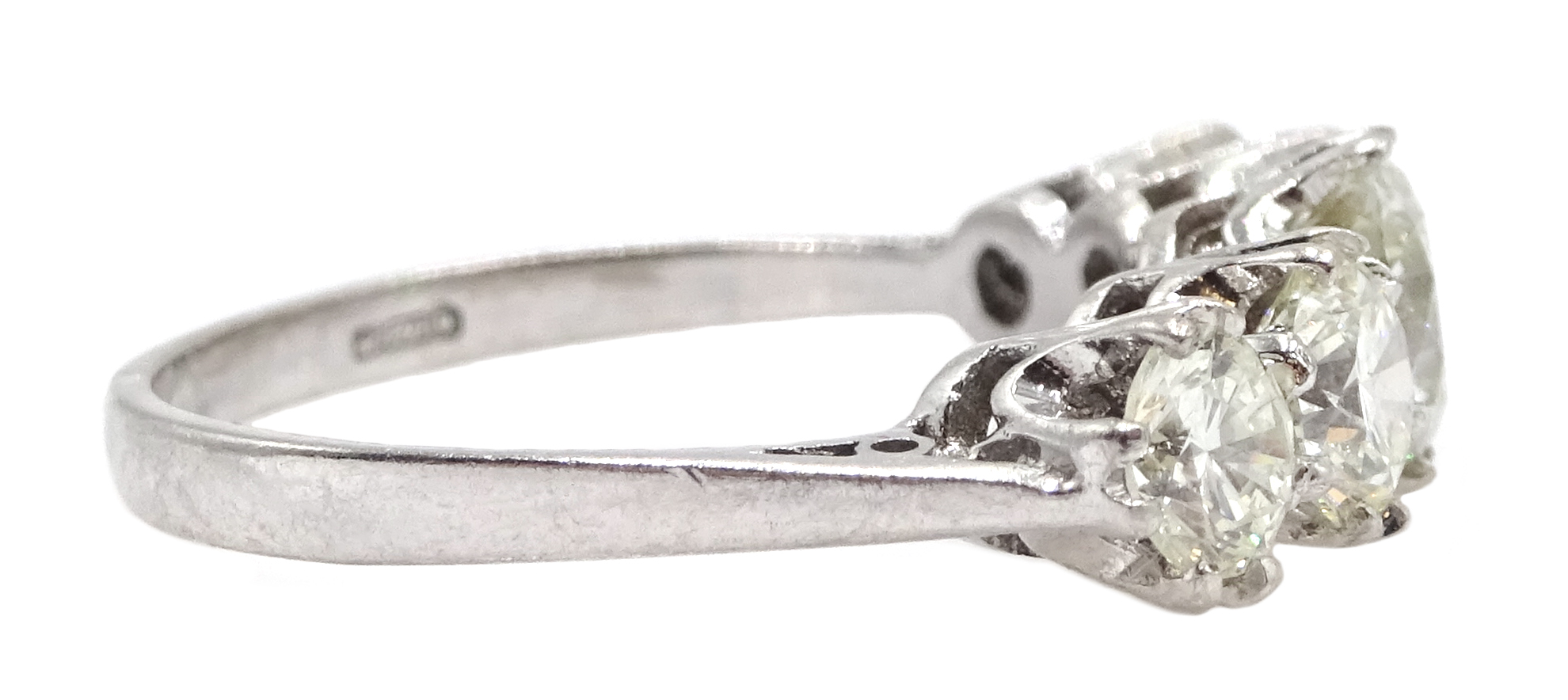 18ct white gold five stone graduating diamond ring, diamond total weight approx 1.90 carat - Image 4 of 5