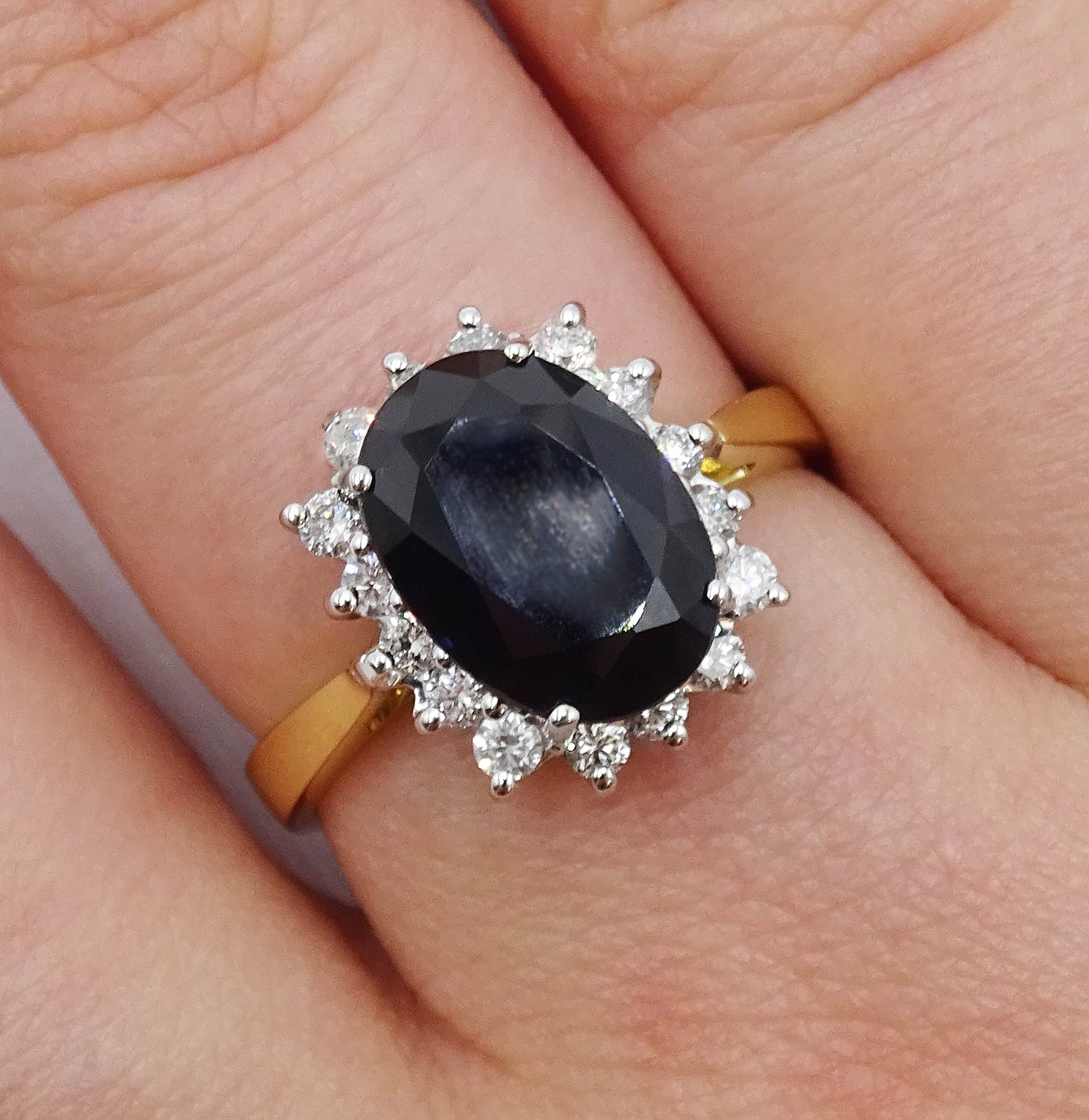 18ct gold sapphire and diamond cluster ring, sapphire total weight approx 3.30 carat, diamond - Image 2 of 5