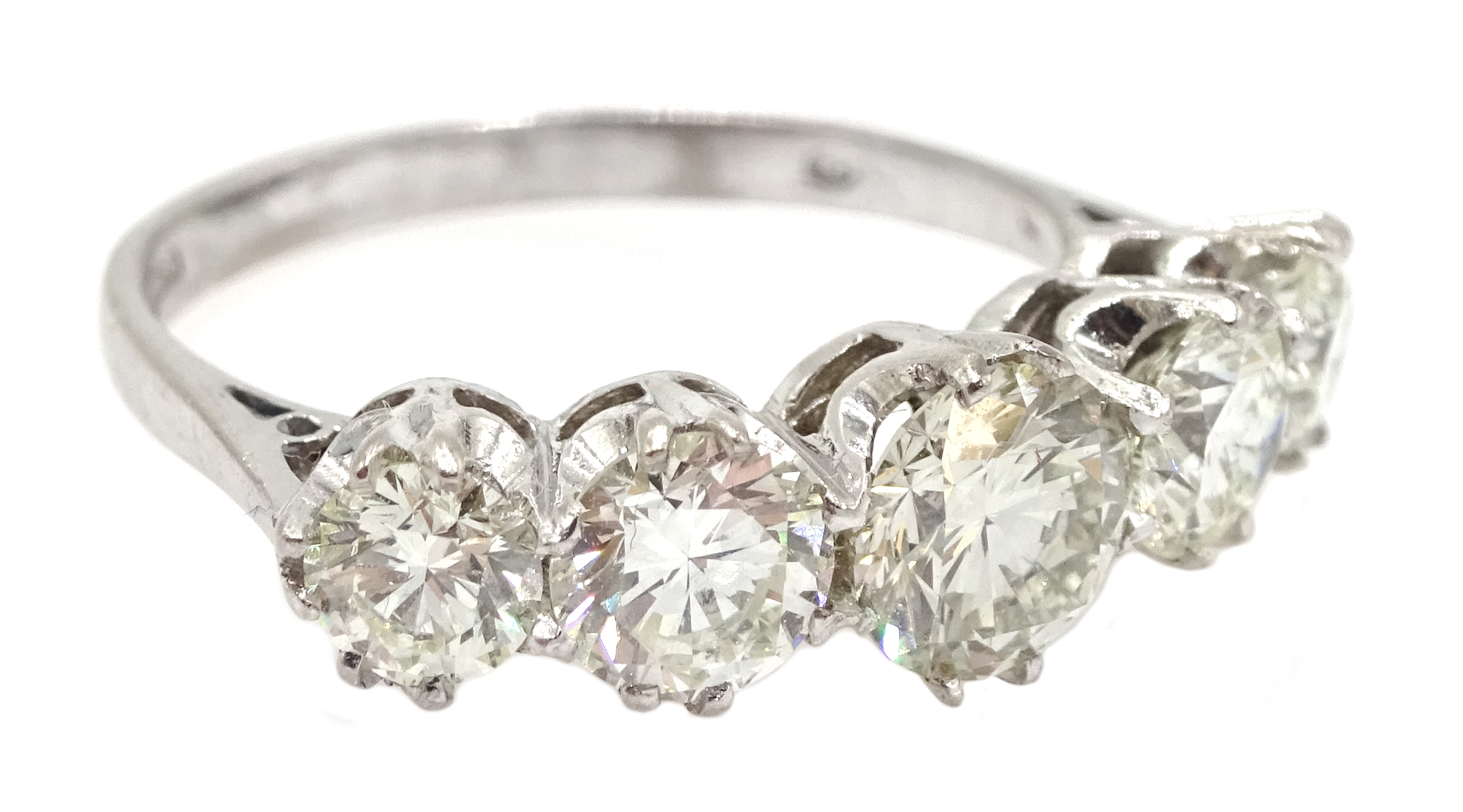 18ct white gold five stone graduating diamond ring, diamond total weight approx 1.90 carat - Image 3 of 5