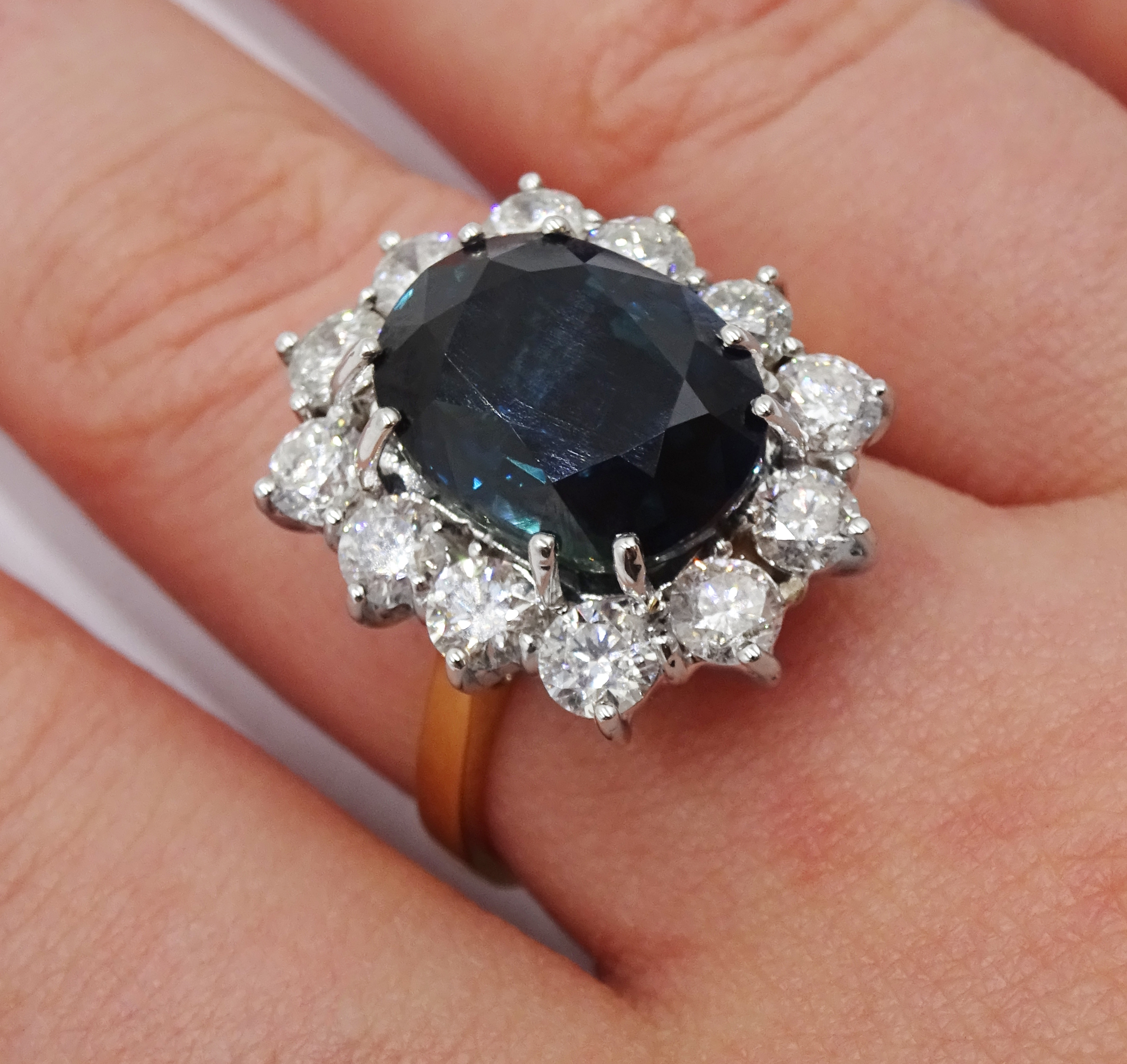 18ct gold, diamond and untreated sapphire cluster ring, sapphire 7.26 carat - Image 7 of 10