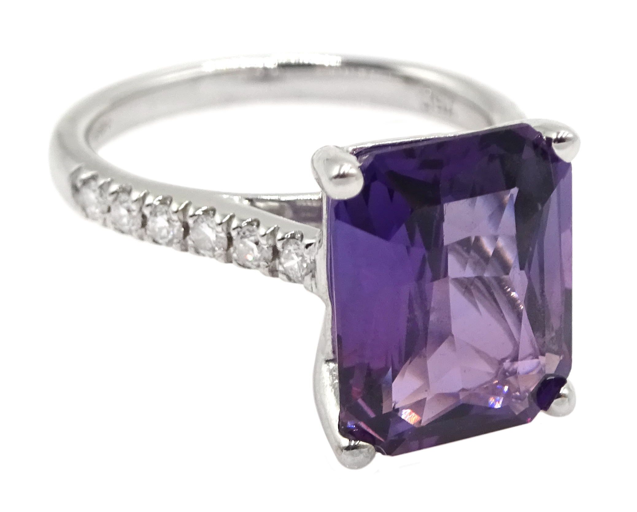 18ct gold, purple sapphire and diamond ring, sapphire total weight approx 5.45 carat - Image 2 of 6