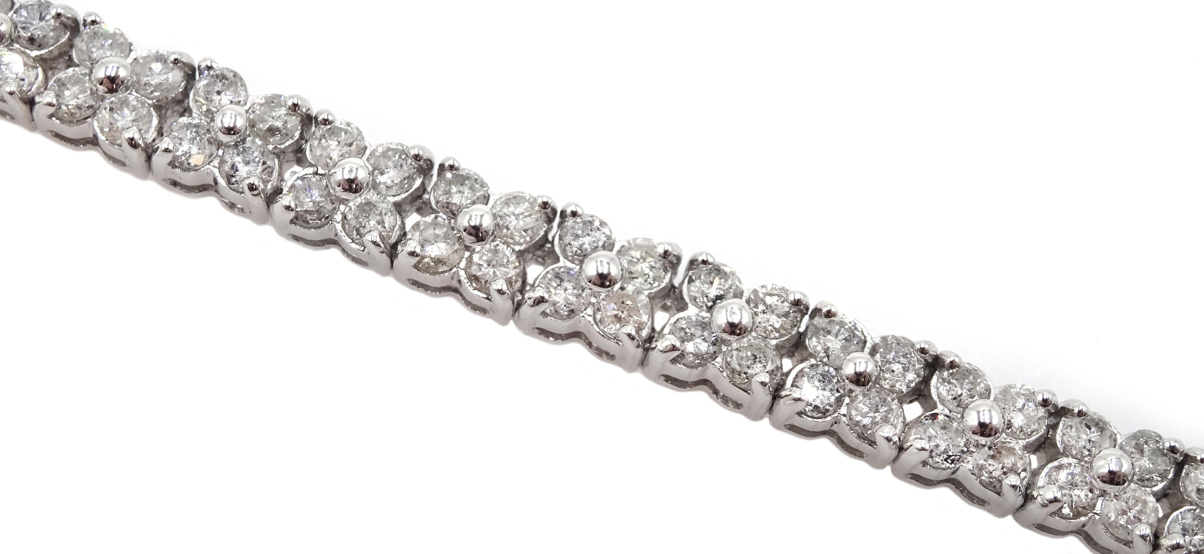 18ct white gold and diamond flower head style bracelet, round brilliant cut diamonds, diamond total - Image 4 of 6