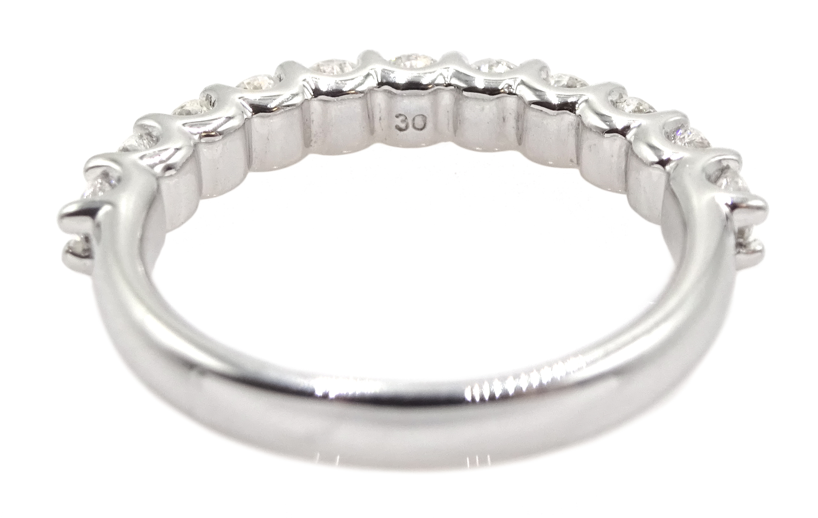 18ct white gold eleven stone diamond ring, diamond total weight approx 1.00 carat - Image 4 of 5