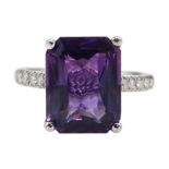 18ct gold, purple sapphire and diamond ring, sapphire total weight approx 5.45 carat