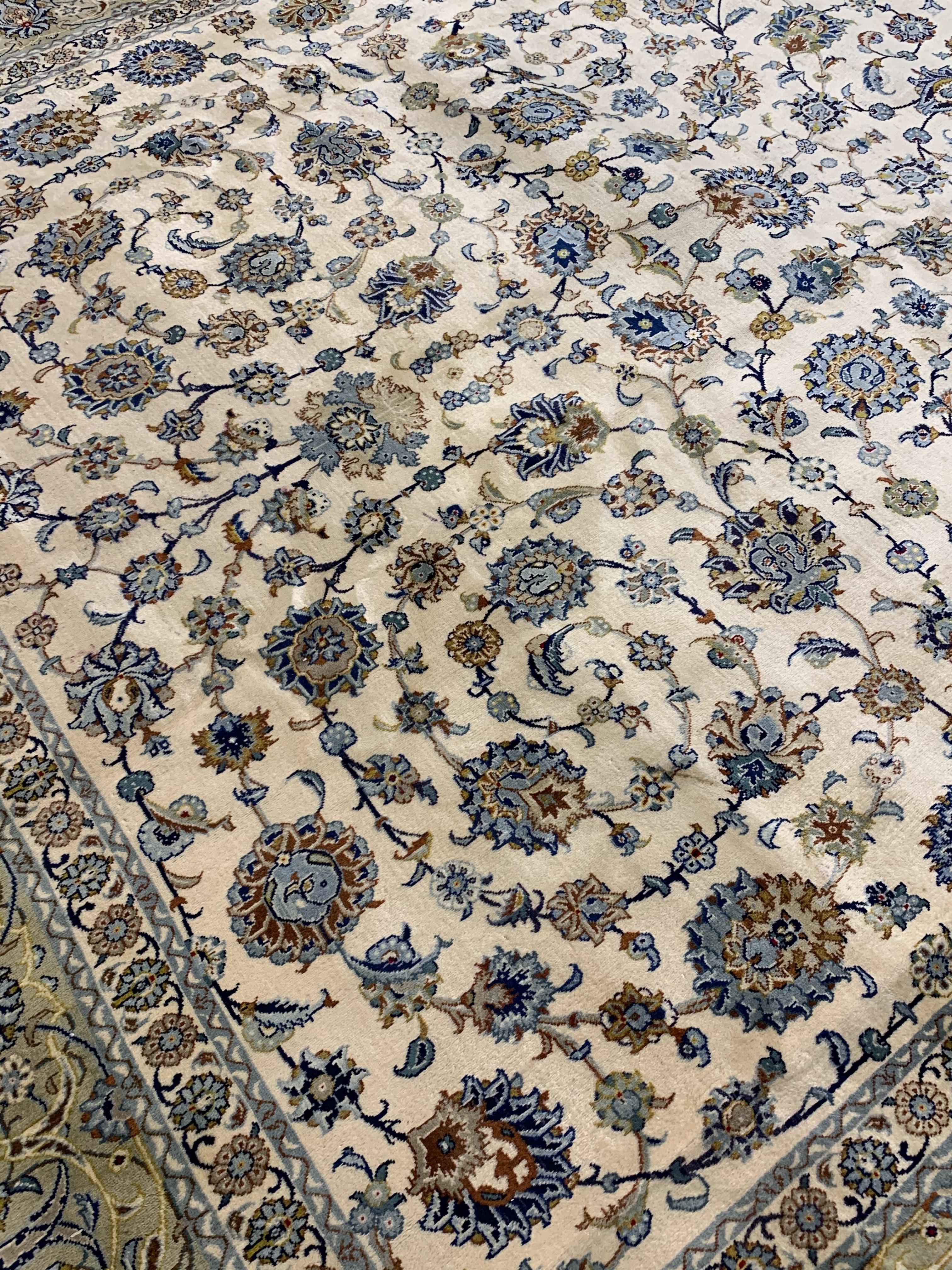 Large Persian Kashan carpet, ivory ground with interlacing foliage, decorated with stylised flower - Image 5 of 5