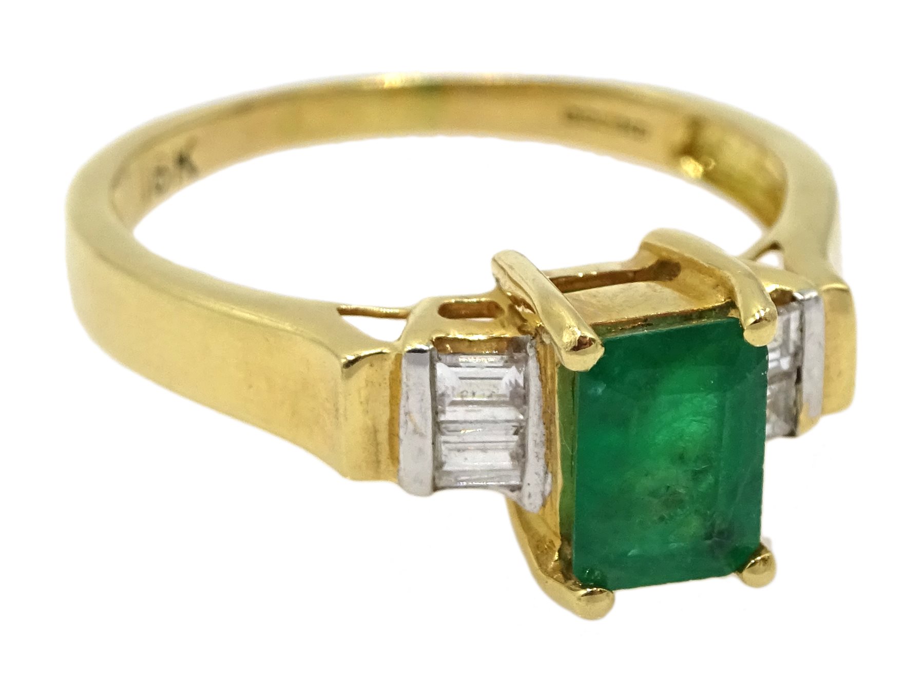 18ct gold emerald ring, with four baguette diamonds either side, hallmarked, emerald approx 0.80 - Image 3 of 4