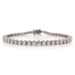 18ct white gold round brilliant cut diamond bracelet, hallmarked, total diamond weight 8.95 carat