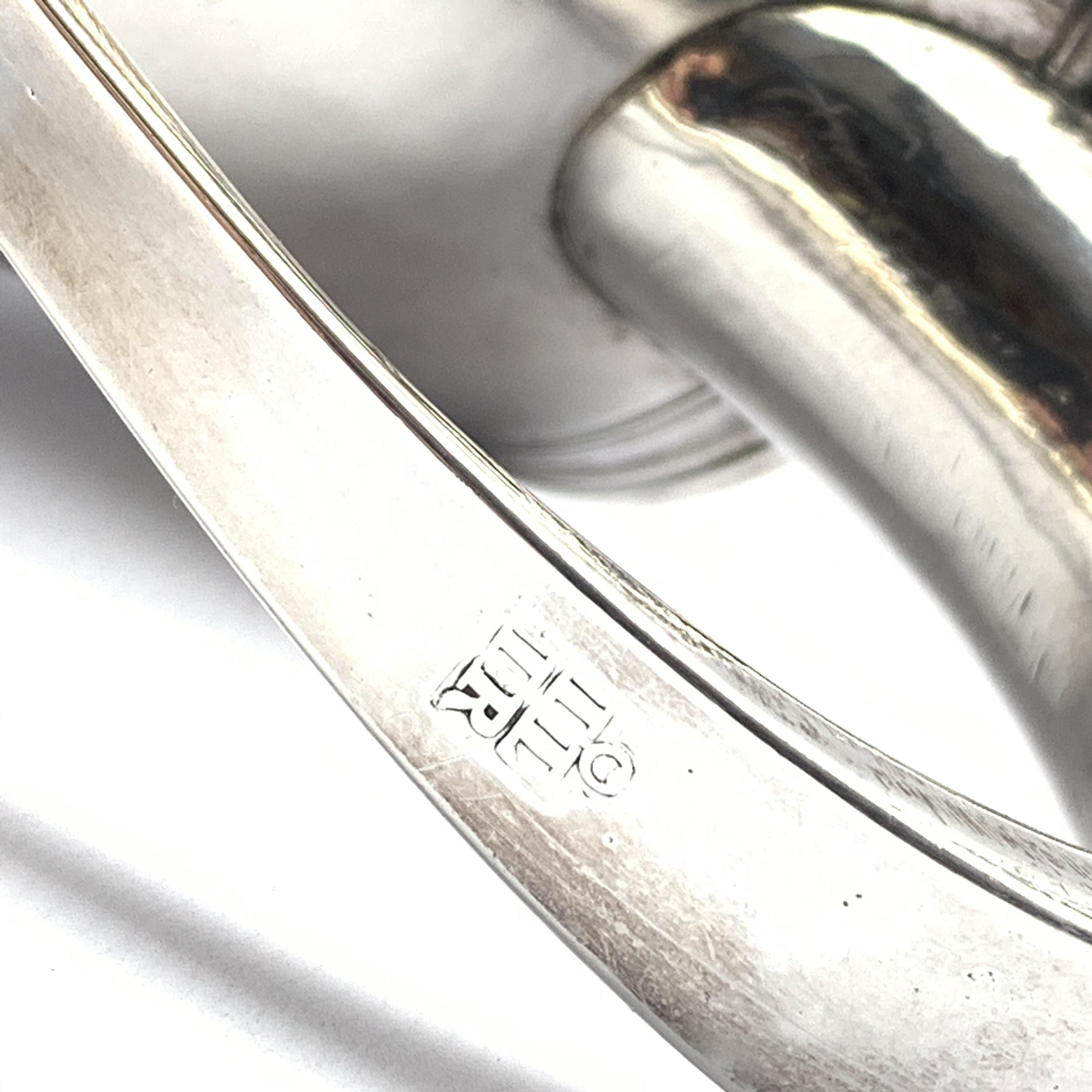 George III silver mug, the loop handle engraved with initials H13cm Newcastle 1780 Maker John - Image 3 of 5