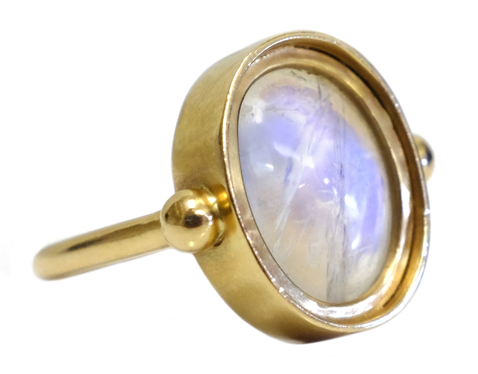 18ct gold oval cabochon rainbow moonstone ring, hallmarked, free UK mainland shipping available on - Image 2 of 4