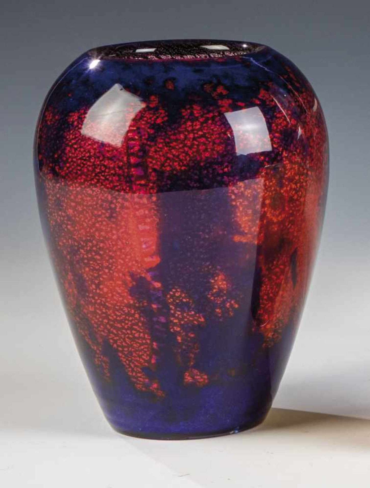 VaseMuller Frères, Lunéville, Ende 1920er Jahre Farbloses Glas, mit blauer und rosalinfarbener