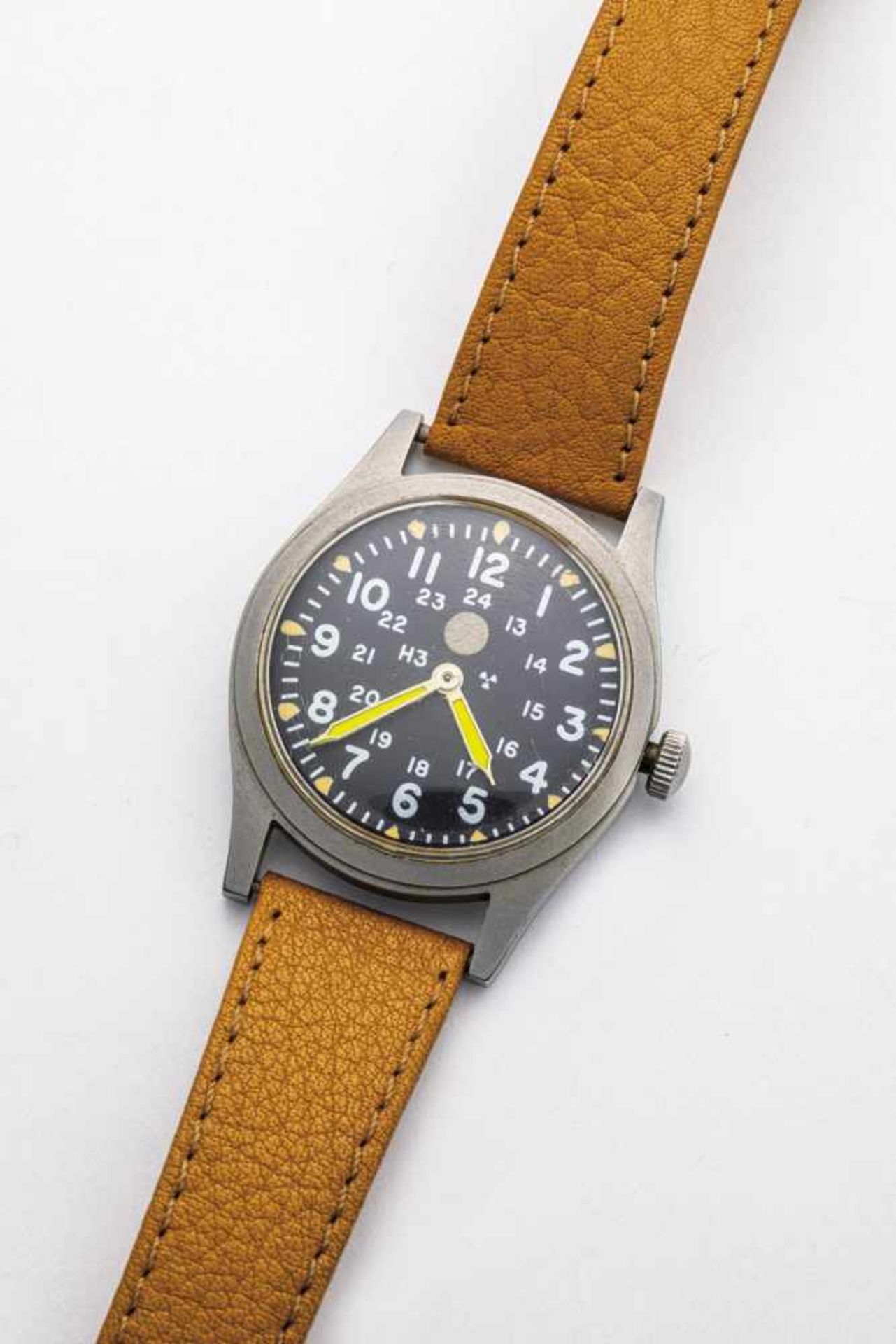 Armbanduhr für das US MilitärHamilton H3, 1981 Rundes Stahlgehäuse mit verschraubtem Boden.