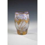 Vase mit HortensienLegras & Cie., Verreries de Saint-Denis, um 1900 - 1914 Farbloses Glas.