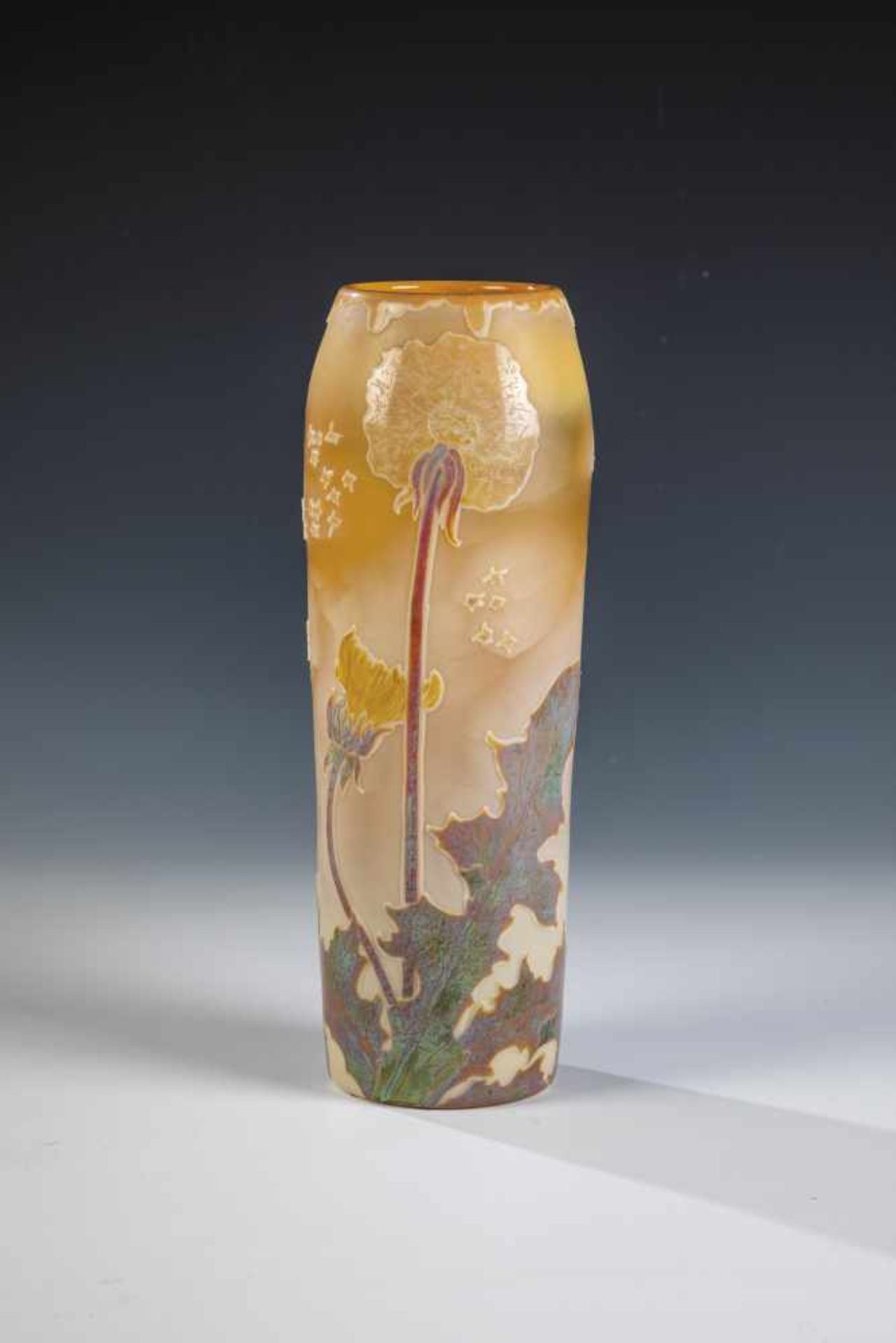 Vase mit LöwenzahnLegras & Cie., Verreries de Saint Denis, um 1900 - 1914 Hellgelbbraunes Glas,