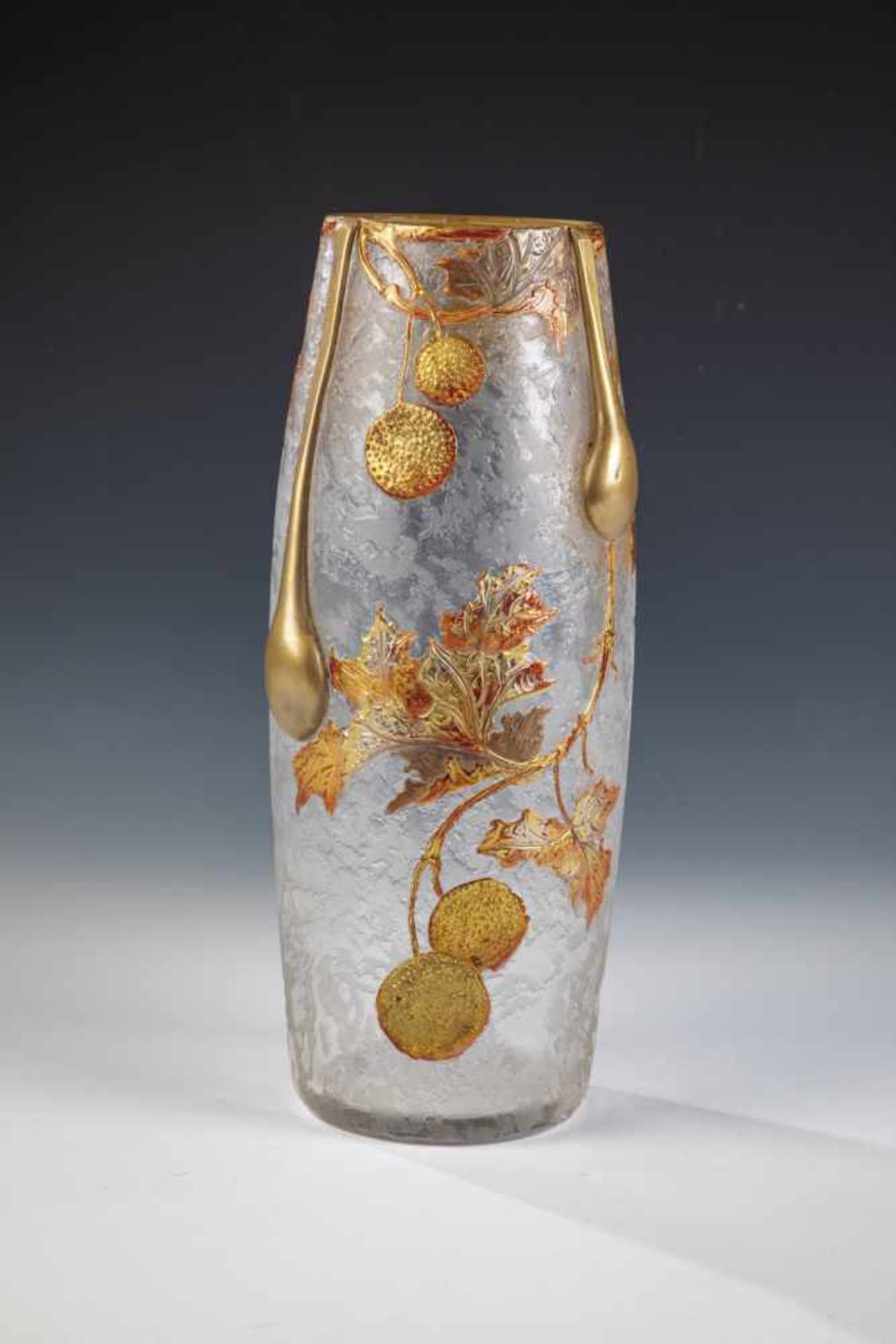 Vase mit PlataneLegras & Cie., Verreries de Saint Denis, um 1900 Farbloses Glas. Auf eisglasartig