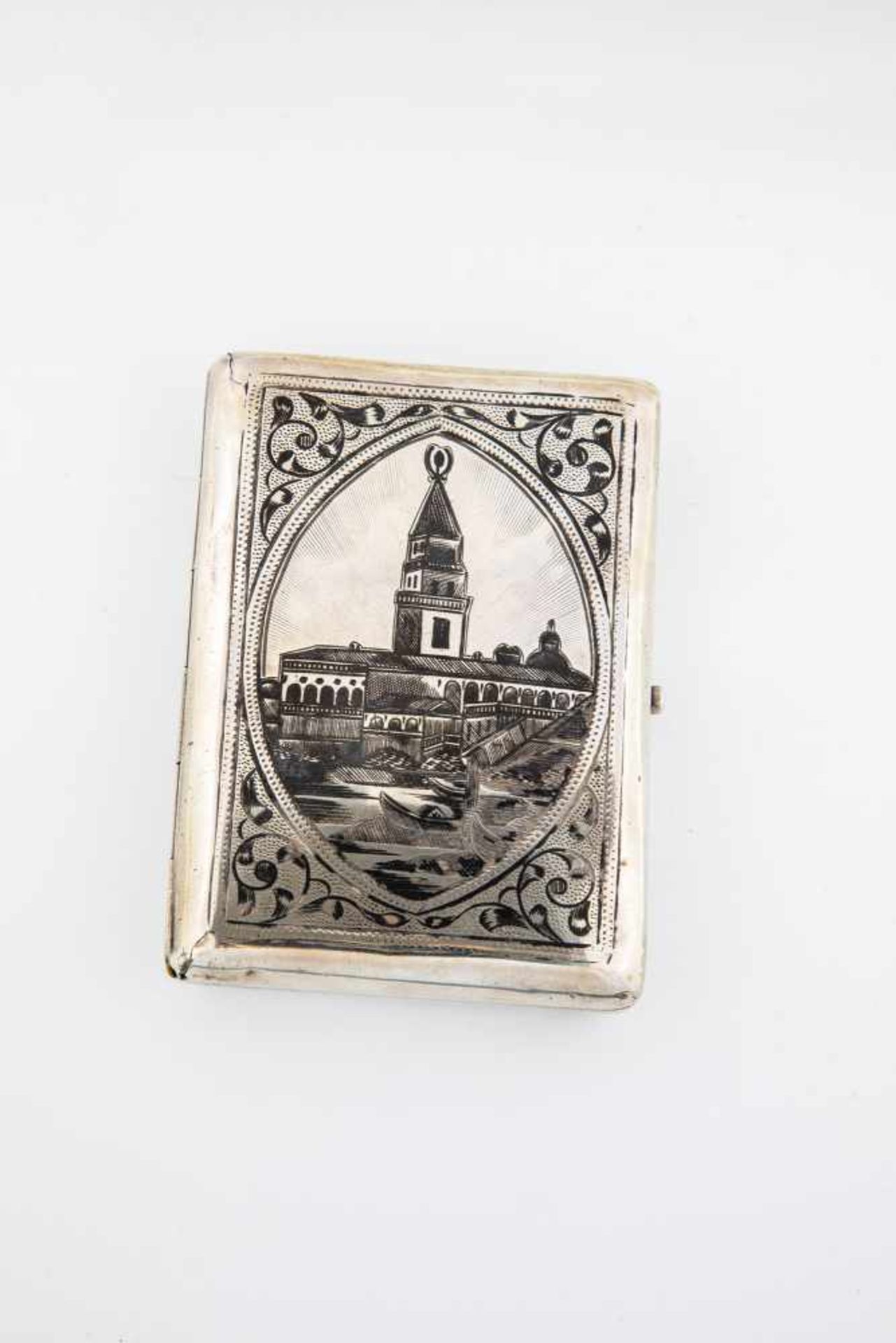 A silver and niello case with view of Moscow. Moscow, Sergej I. Nasarov, 1908. Giltinterior. Stamped