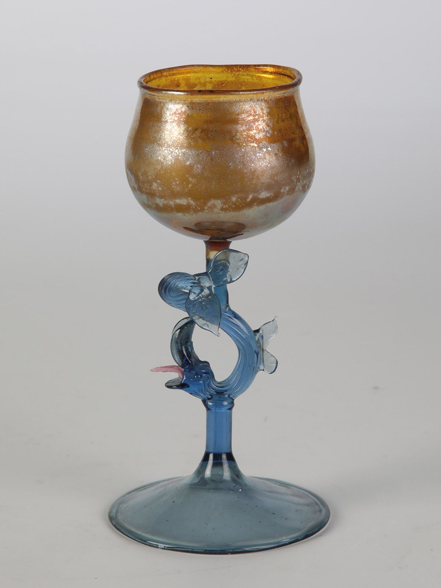 Likörglas mit DelphinFriedrich Zitzmann, Wiesbaden, um 1892 - 1906 Farbloses und farbiges Glas,