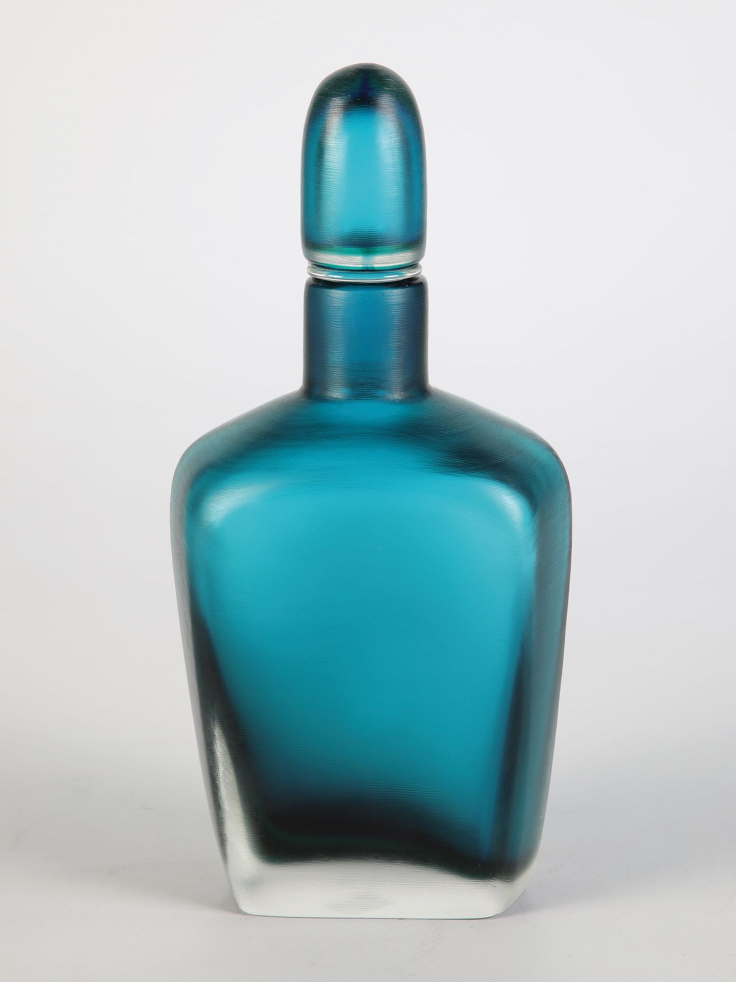 Flasche mit Stöpsel "Inciso"Paolo Venini (Entwurf), Murano, 1956/57 Farbloses Glas mit