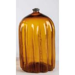 Seltene Schnapsflasche aus braunem Glas