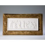 Reliefplatte aus Bisquit-Porzellan mit dem Liebesalter