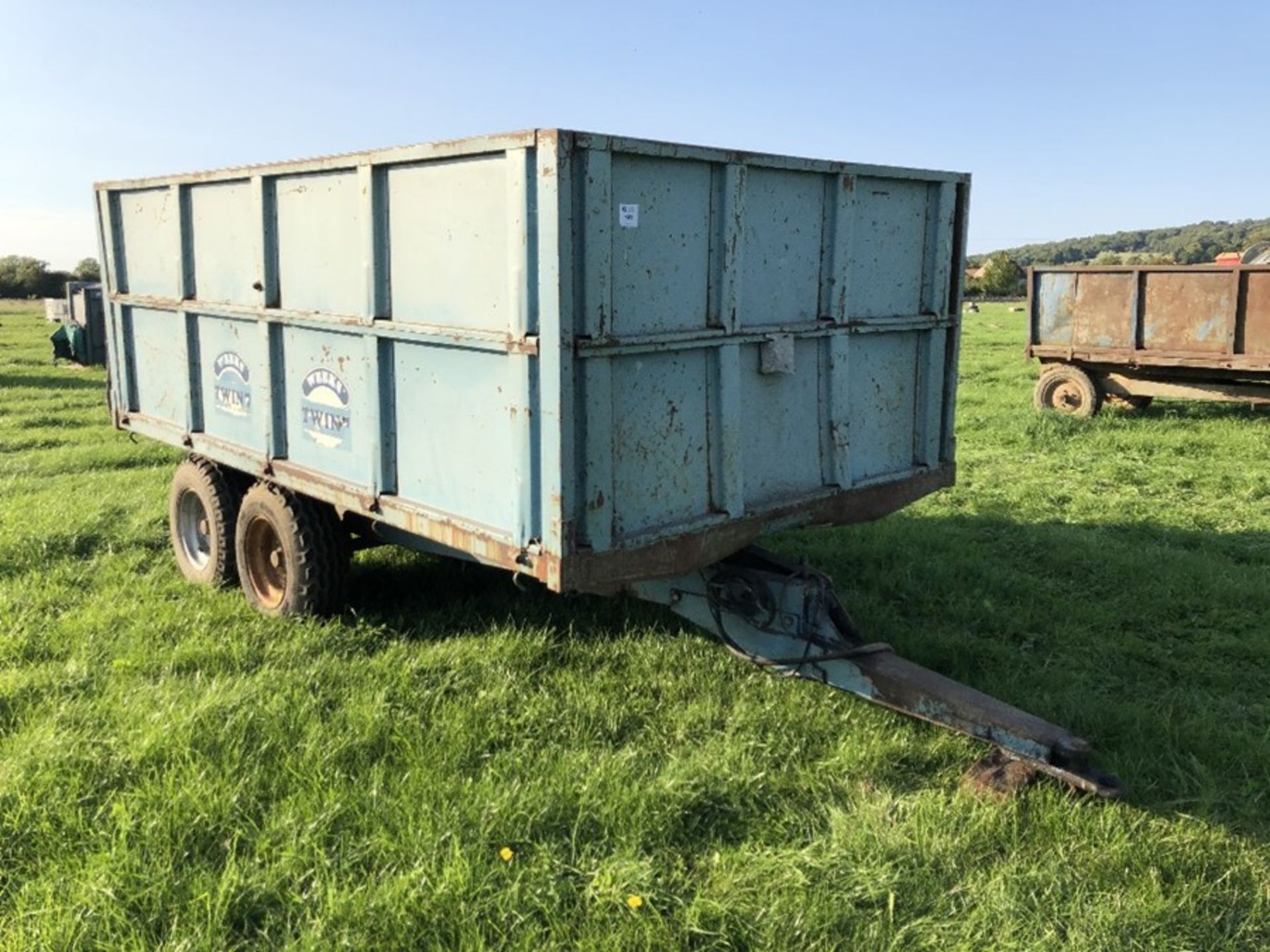 1977 Weeks Twin 7 Grain Trailer