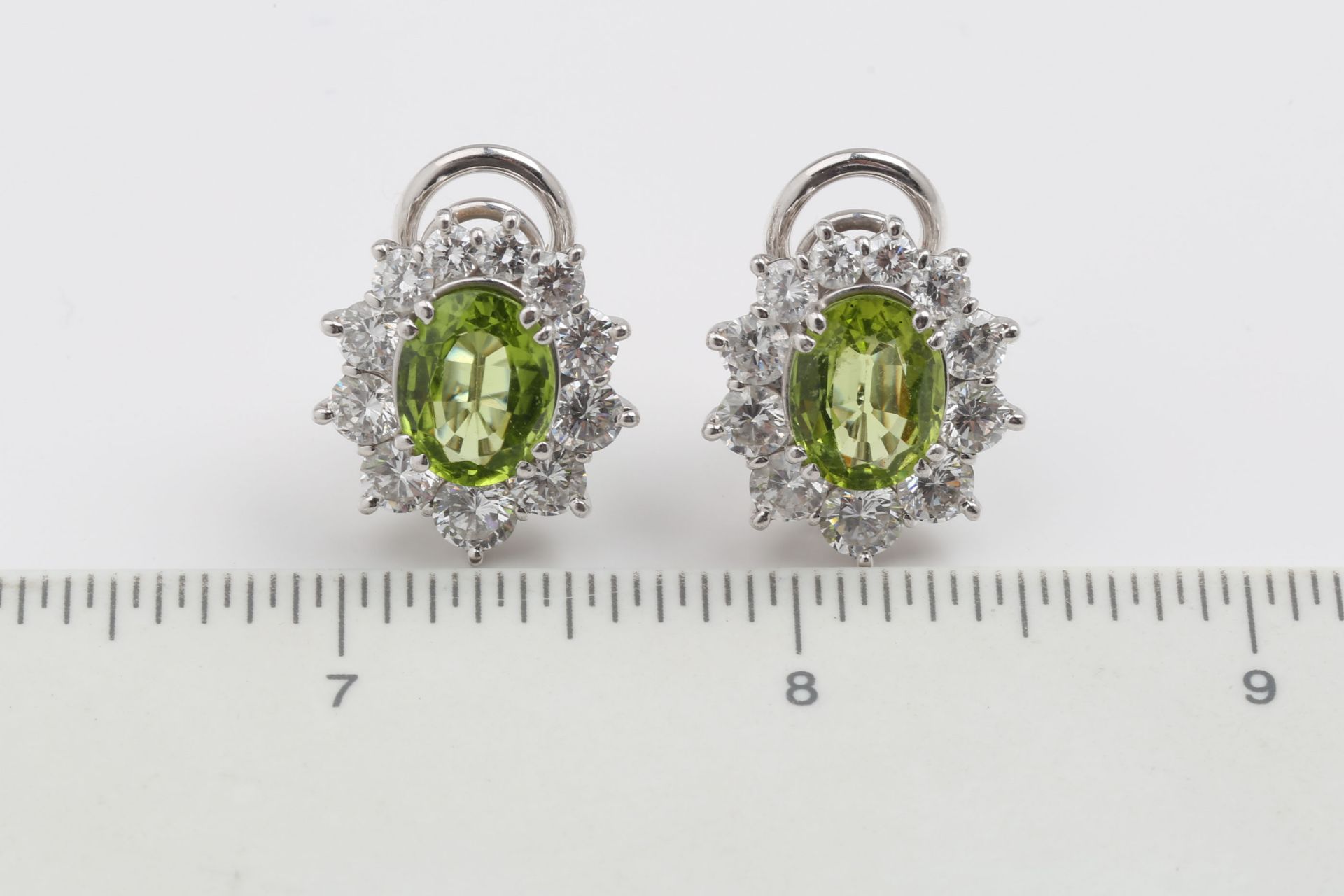 PERIDOT - DIAMOND - EARCLIPS - Image 5 of 5