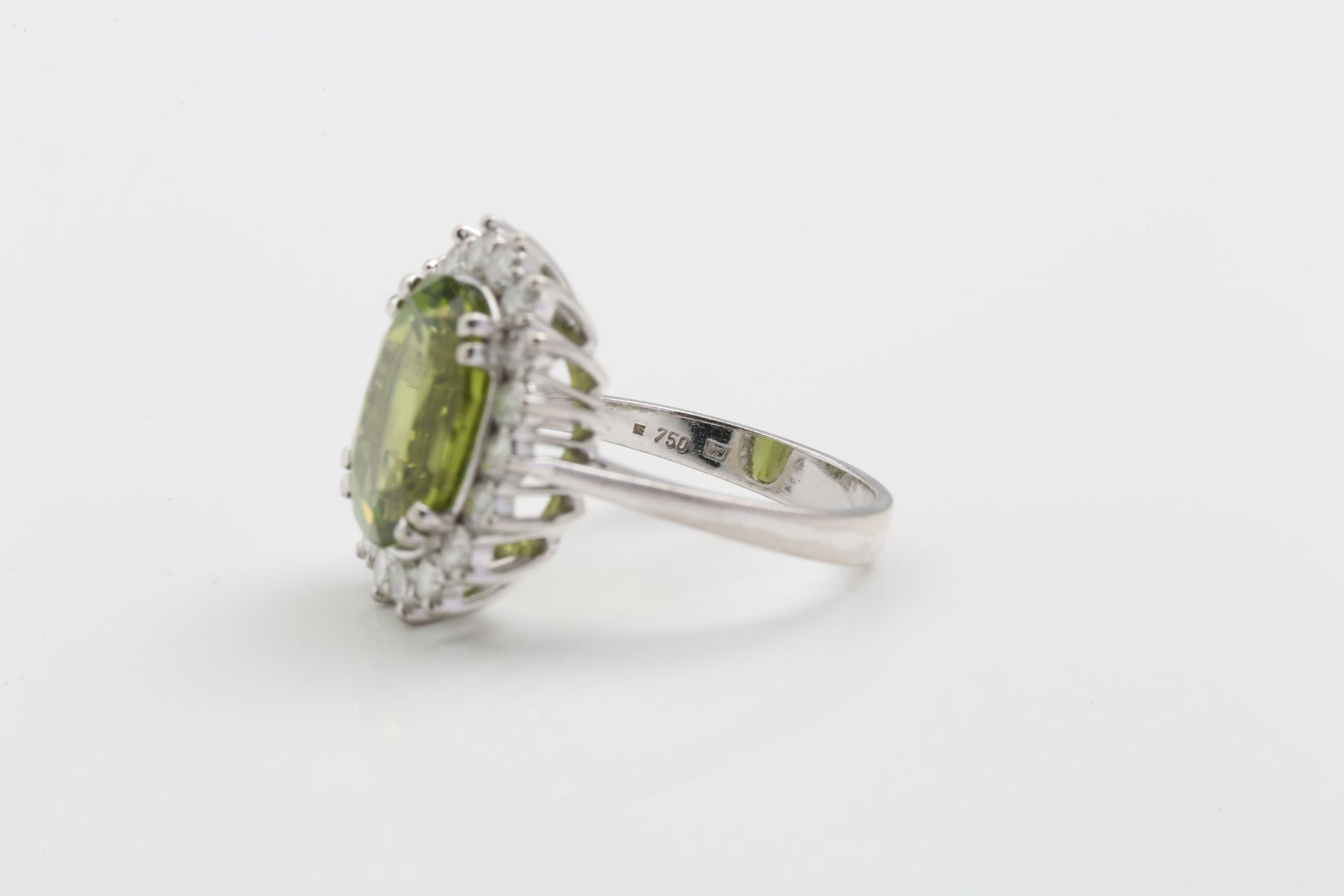 PERIDOT - DIAMOND - RING - Image 4 of 6