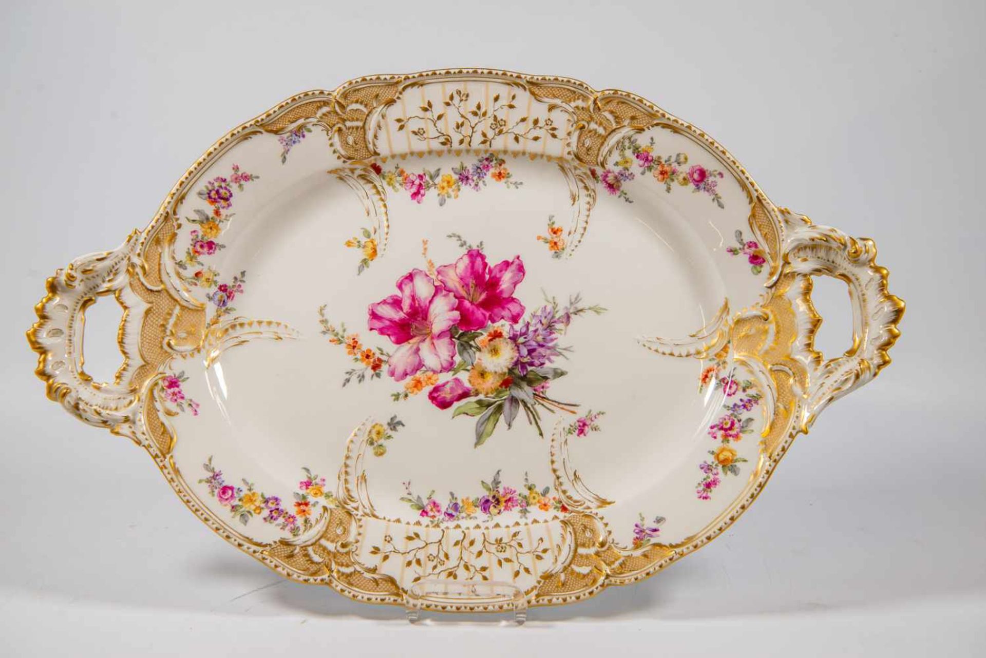 Exceptional dinner service of 66 pieces, handpainted decorations, Marked KPM. (1 small chip) Length: - Bild 19 aus 35