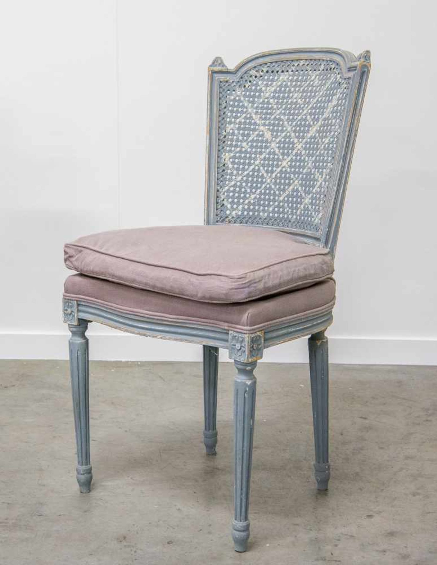 Set of 6 chairs in Louis XVI style, patinated blue and finished with a cushion. (1 to restore) - Bild 4 aus 9