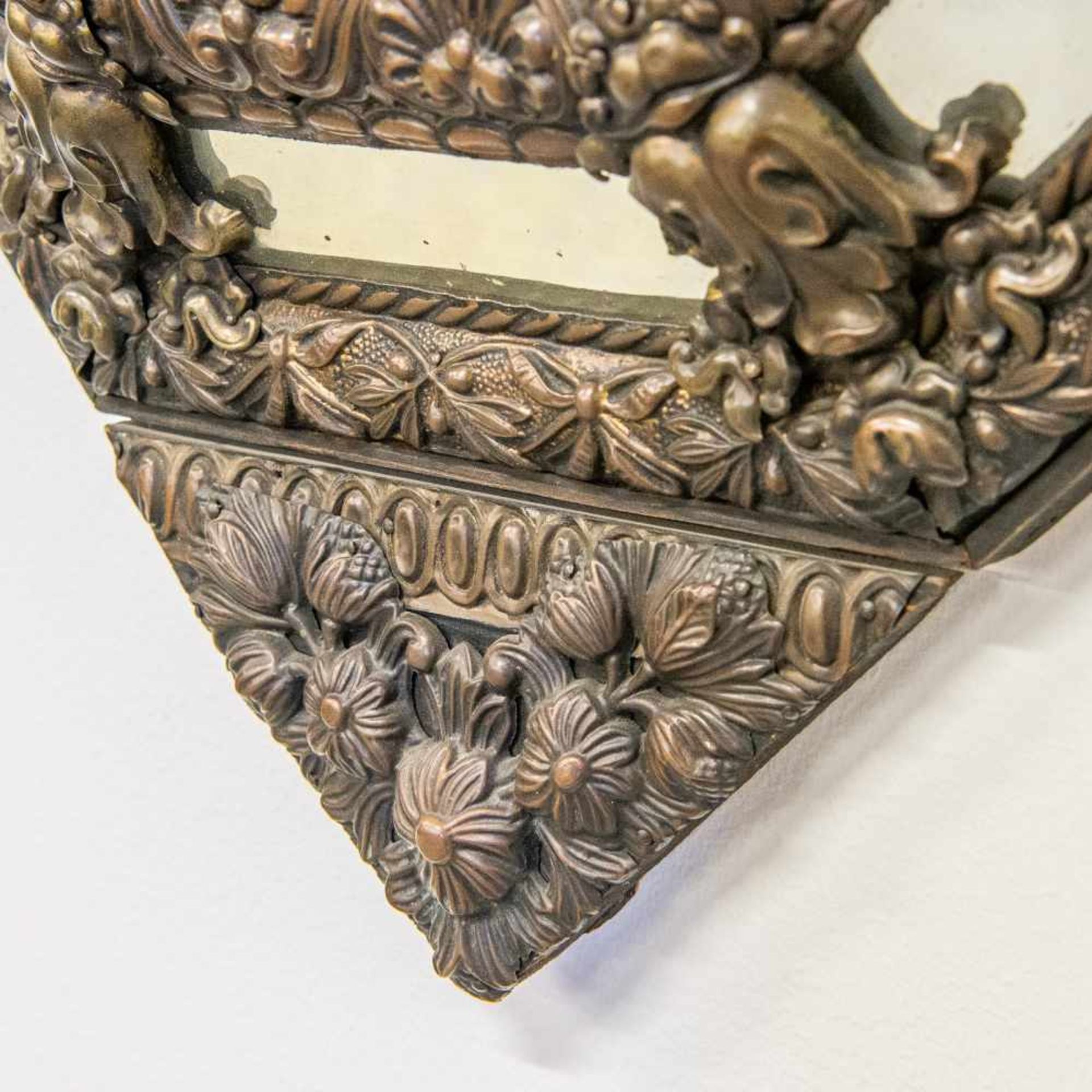 Mirror, baroque style, copper on wood Length: 0 cm , Width: 48 cm, Hight: 89 cm, Diameter: 0 cm - Bild 2 aus 6