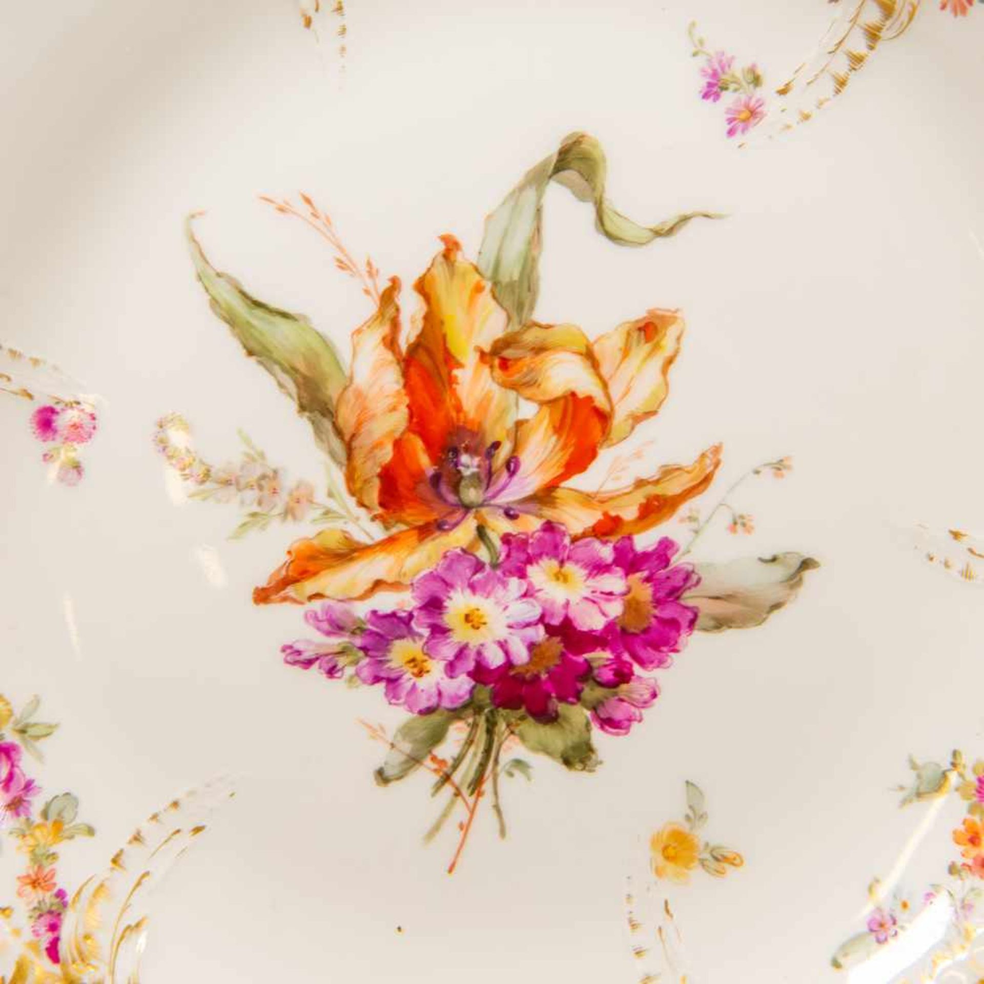 Exceptional dinner service of 66 pieces, handpainted decorations, Marked KPM. (1 small chip) Length: - Bild 32 aus 35