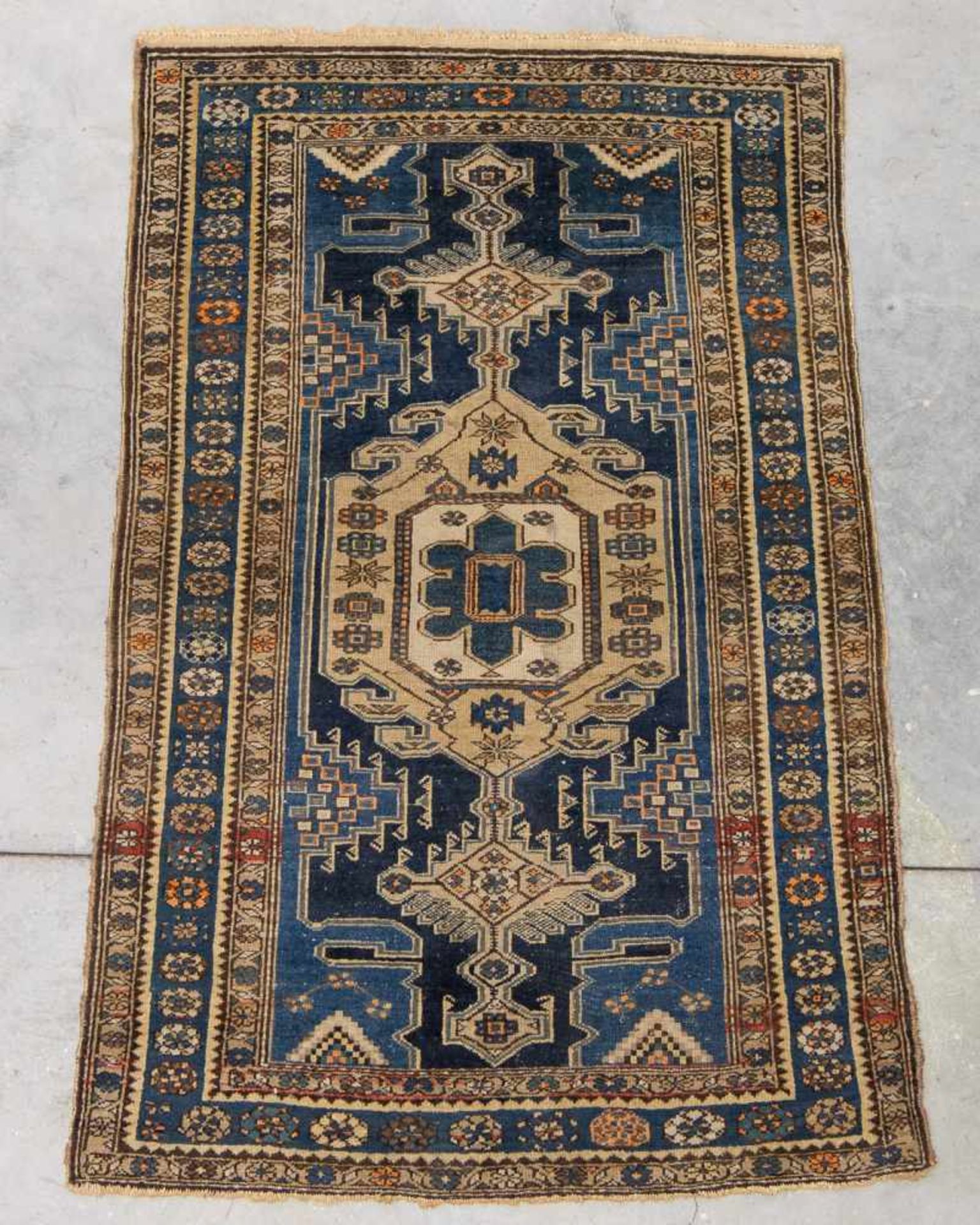 Hand-woven Carpet Length: 122 cm , Width: 186 cm, Hight: 0 cm, Diameter: 0 cm - Bild 2 aus 5