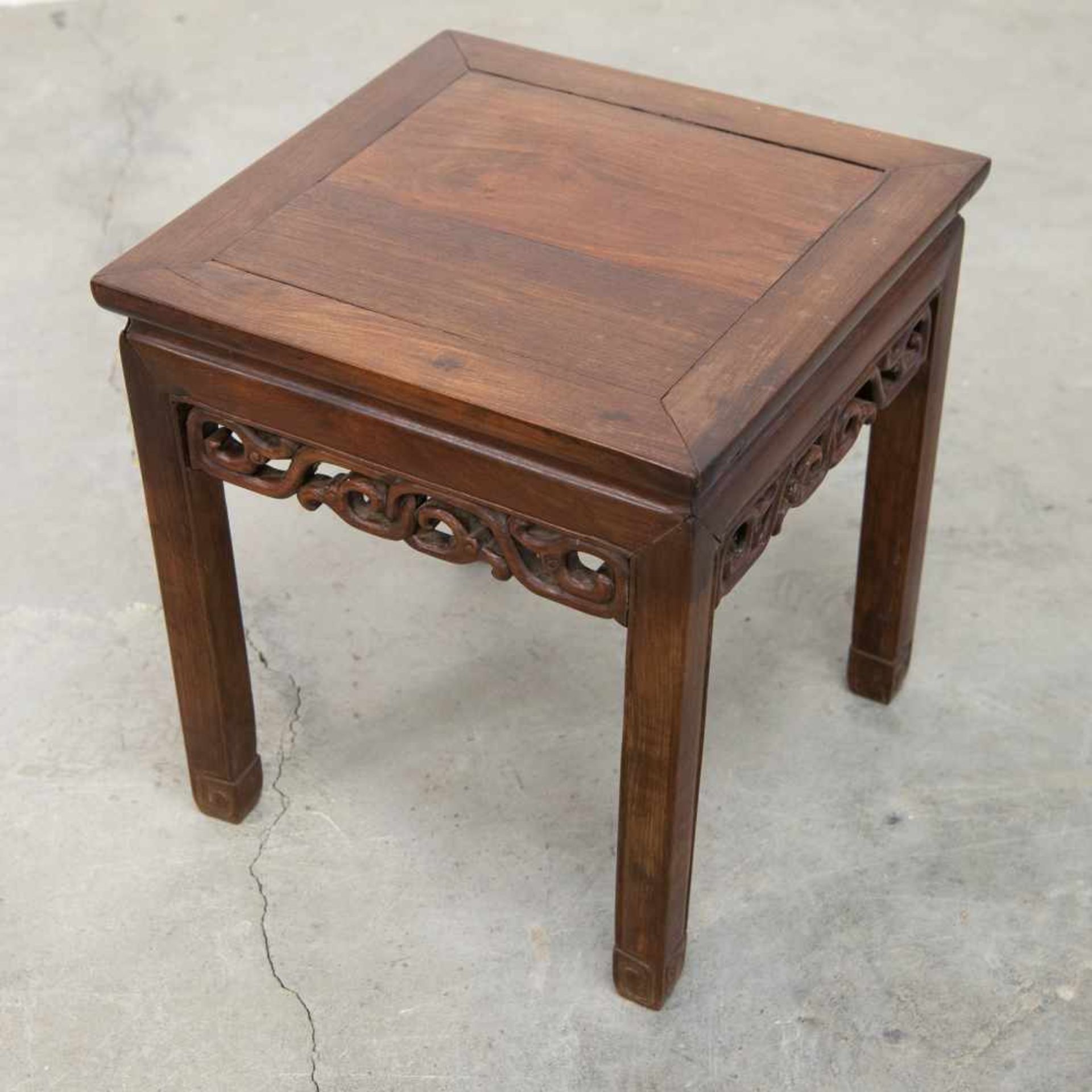 Eastern hardwood side table. Length: 40,5 cm , Width: 40,5 cm, Hight: 43 cm, Diameter: 0 cm - Bild 2 aus 5