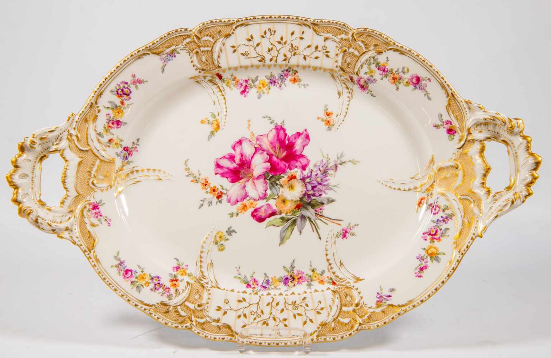 Exceptional dinner service of 66 pieces, handpainted decorations, Marked KPM. (1 small chip) Length: - Bild 18 aus 35