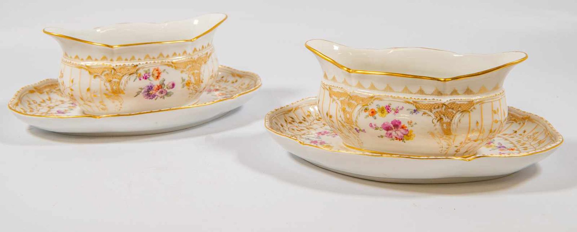 Exceptional dinner service of 66 pieces, handpainted decorations, Marked KPM. (1 small chip) Length: - Bild 5 aus 35