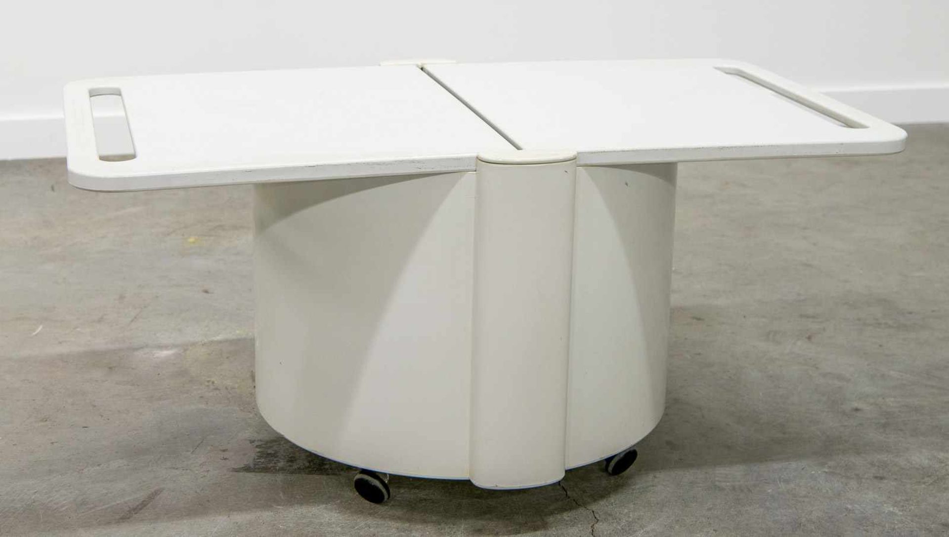 Livia CASTELLILivia Castelli for Kastilia, hard plastic bar side table, 1972. Length: 0 cm , - Image 4 of 7