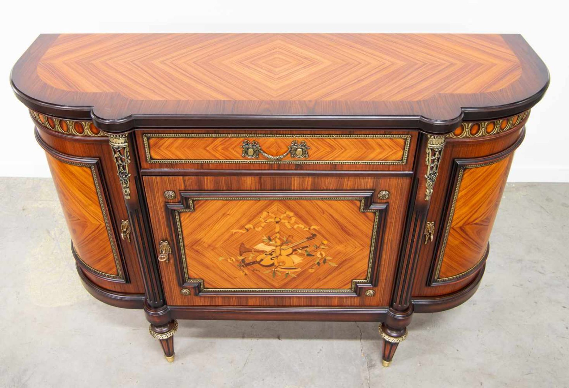 Commode made with marquetry decor. Made around 1970. Length: 99 cm , Width: 47 cm, Hight: 131 cm, - Bild 8 aus 8