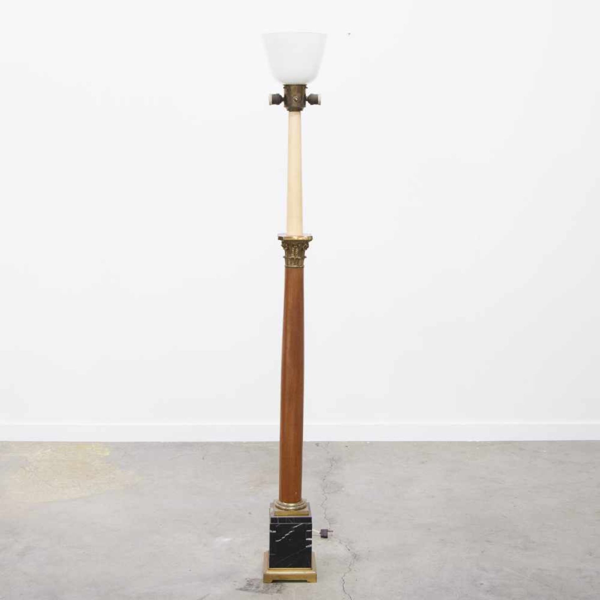 Standing lamp made of glass, marble, wood and bronze. 1970 Length: 17 cm , Width: 17 cm, Hight: - Bild 4 aus 5