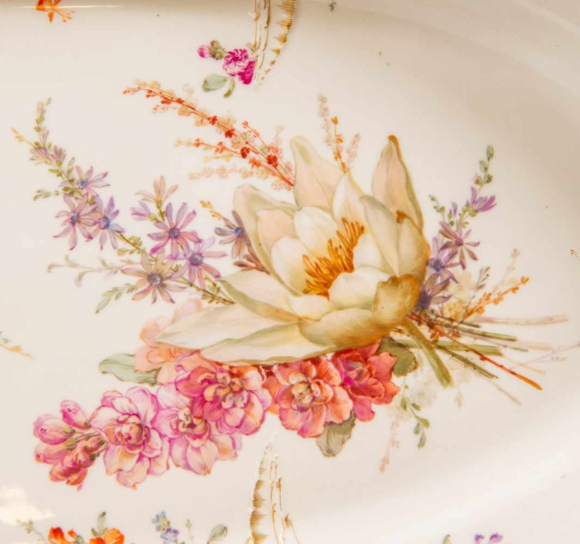 Exceptional dinner service of 66 pieces, handpainted decorations, Marked KPM. (1 small chip) Length: - Bild 10 aus 35