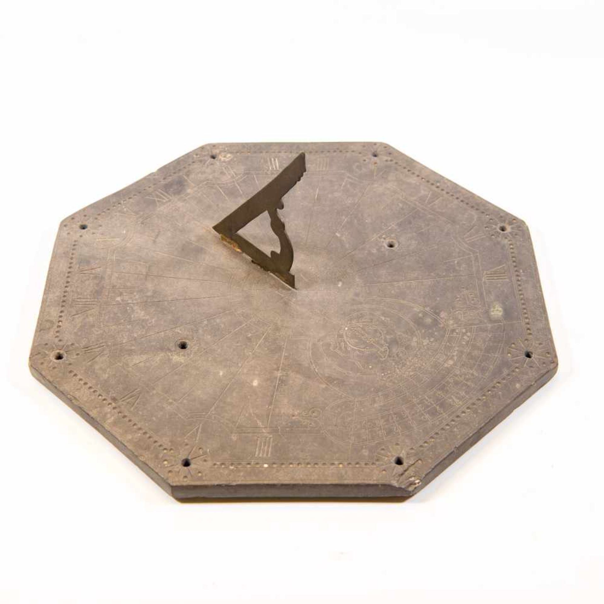 Slate rock sundial, 1798, engraved with latin: 'inuirom que fenor'. Lunar calendar. Length: 40 - Bild 2 aus 10