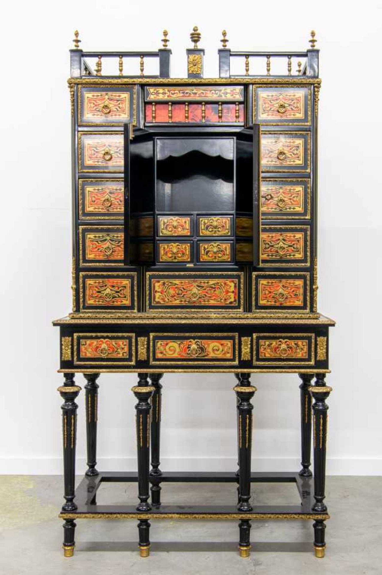 1970's made Boulle cabinet. Length: 95 cm , Width: 48 cm, Hight: 181 cm, Diameter: 0 cm - Bild 3 aus 7