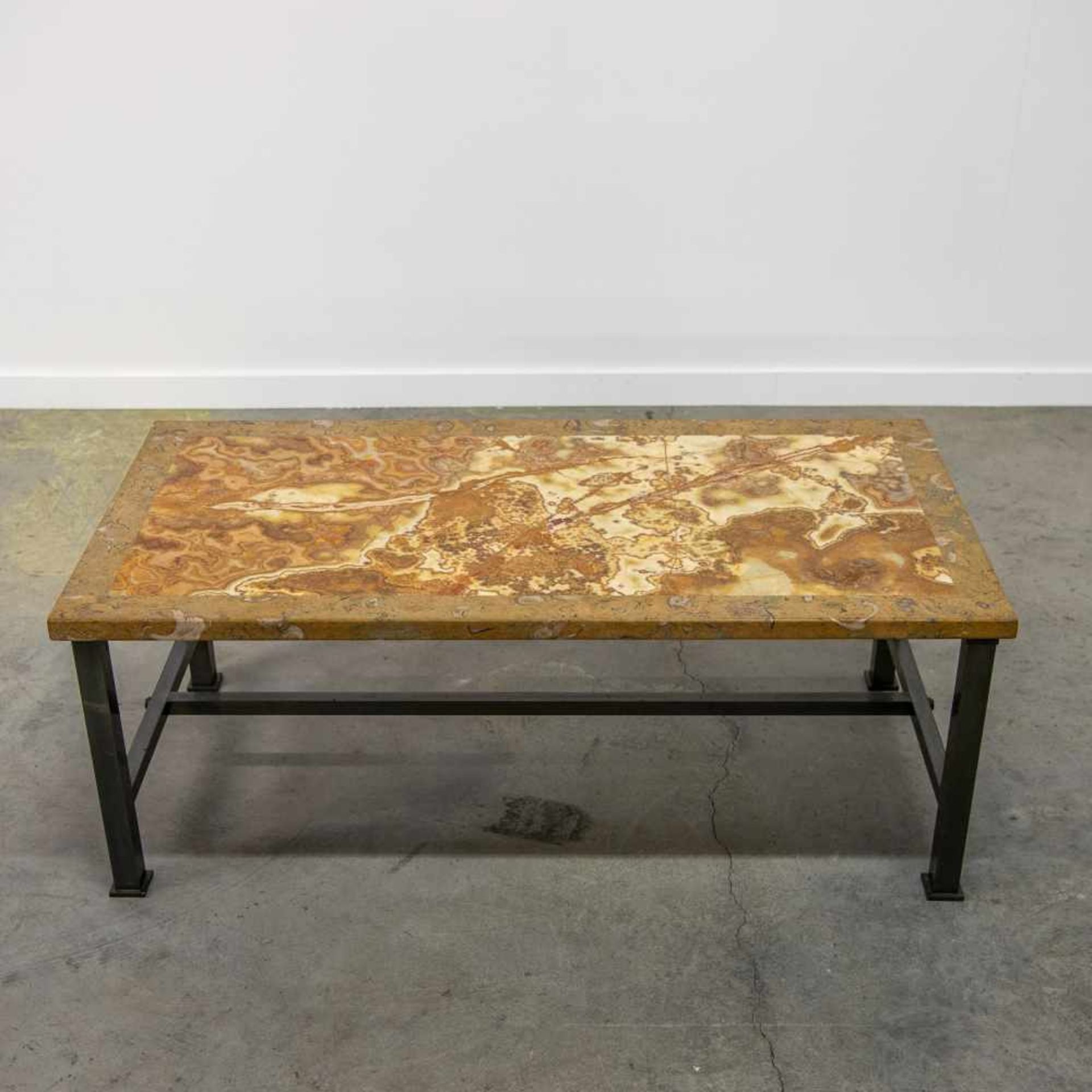 Coffee table, onyx top on metal base Length: 118 cm , Width: 60,5 cm, Hight: 46 cm, Diameter: 0 cm