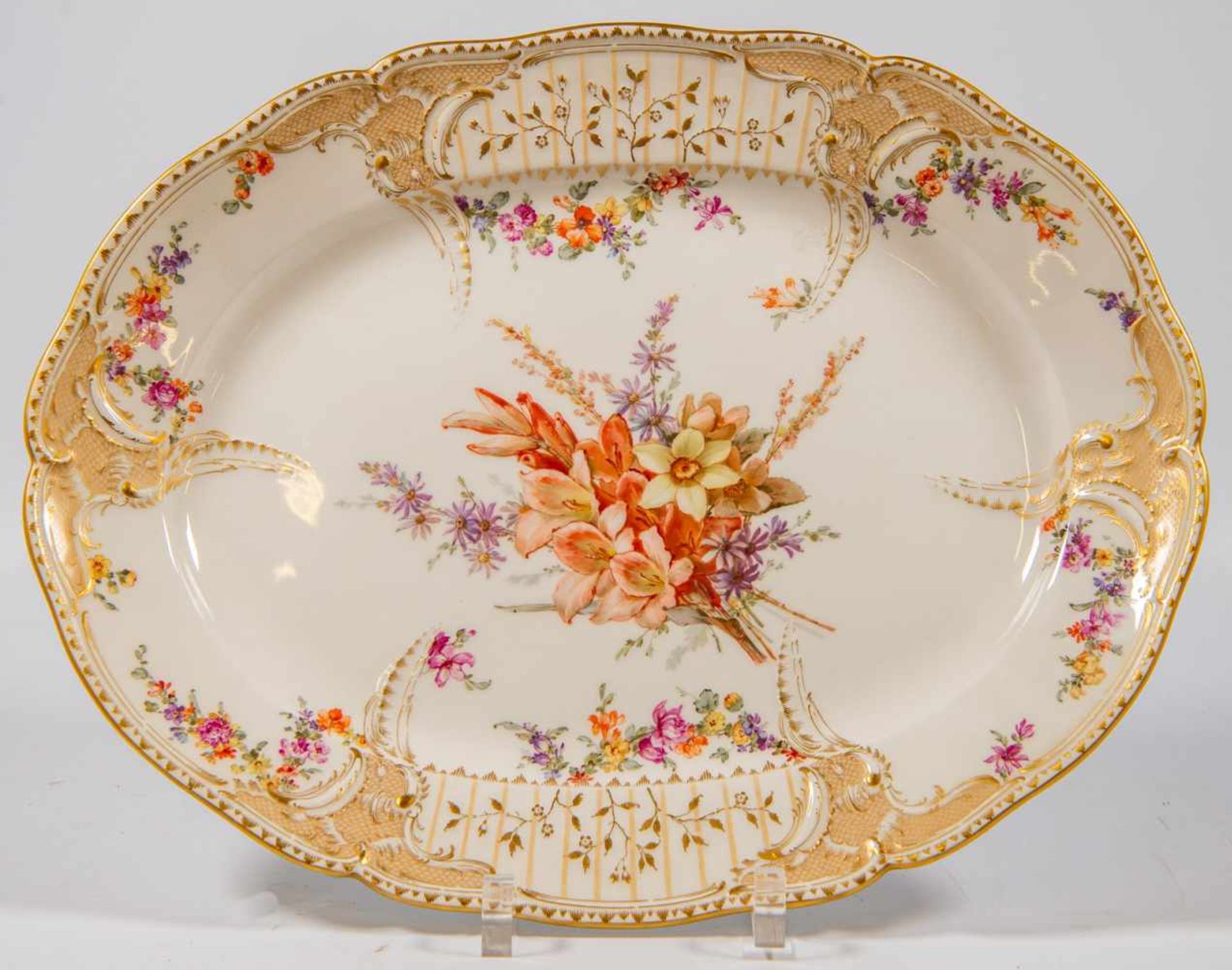 Exceptional dinner service of 66 pieces, handpainted decorations, Marked KPM. (1 small chip) Length: - Bild 7 aus 35