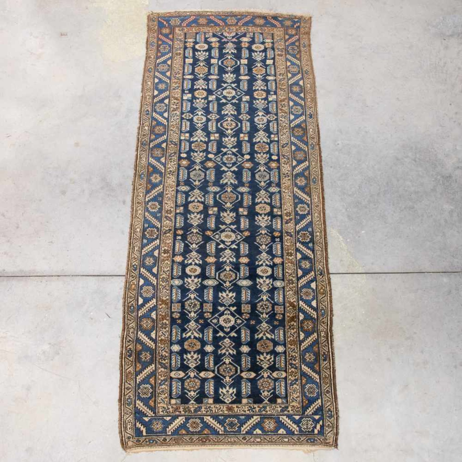 Hand-woven Carpet Length: 127 cm , Width: 317 cm, Hight: 0 cm, Diameter: 0 cm