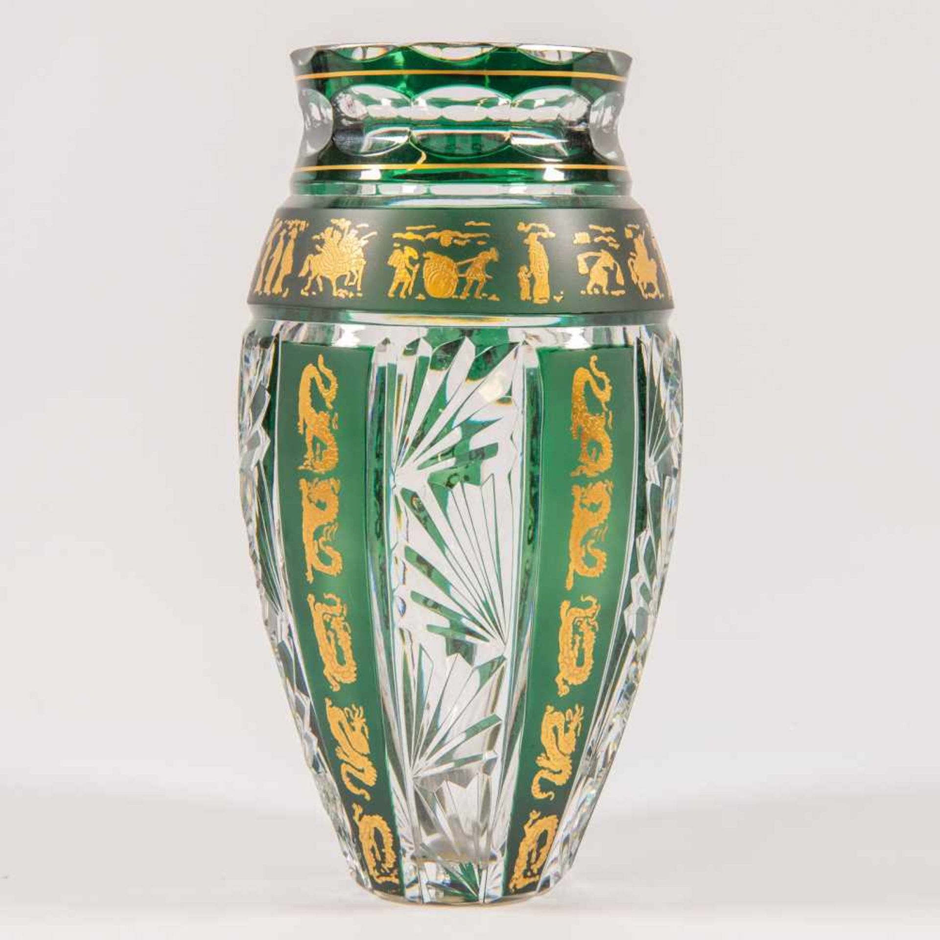 Large crystal vase with asian figurines, marked Val Saint Lambert Length: 0 cm , Width: 0 cm, Hight: - Image 3 of 8