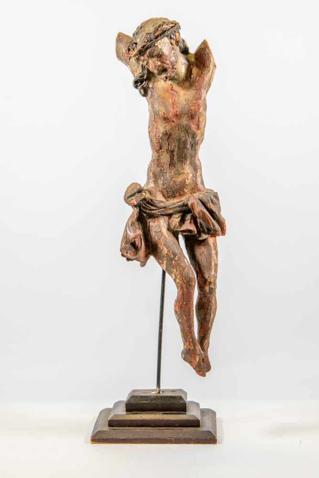 Late 17th, early 18th Century Wood corpus. The statue is mounted on a metal rond an standing on a - Bild 2 aus 7