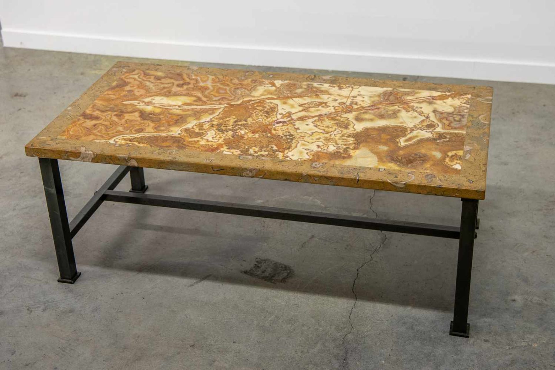 Coffee table, onyx top on metal base Length: 118 cm , Width: 60,5 cm, Hight: 46 cm, Diameter: 0 cm - Bild 9 aus 9